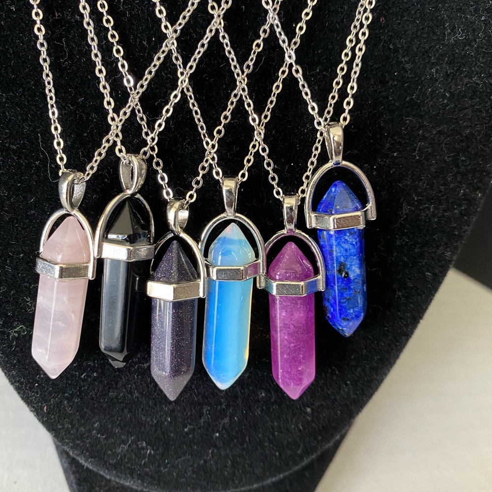 Crystal stone necklace - Picture 3 of 3